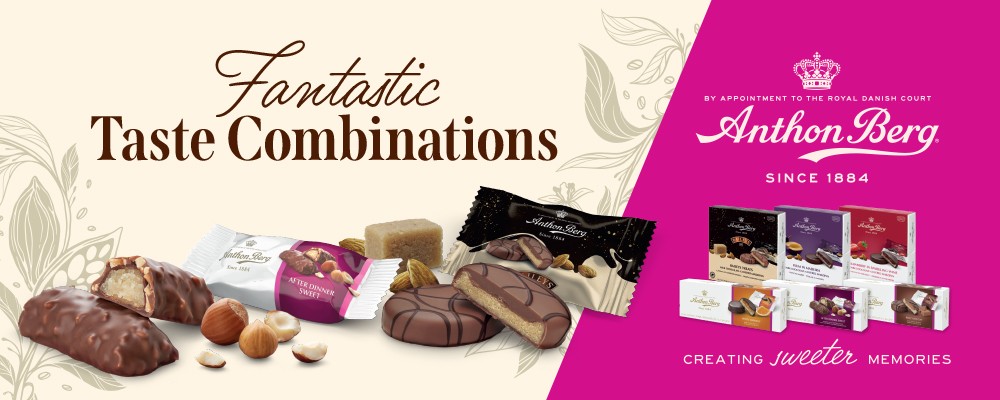 Reklambanner med Anthon Berg och texten 'Fantastic Tast Combinations'.