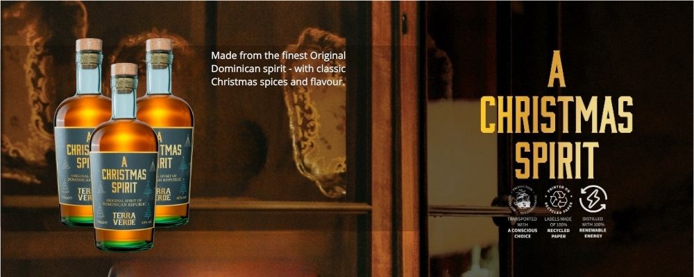 Reklambanner med Terra Verde A Christmas Spirit med text om dominikansk sprit och julkryddor.